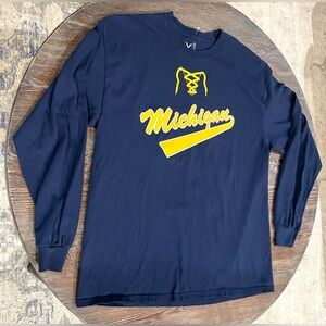 Valiant MICHIGAN WOLVERINES Hockey #13 JOHNSON L/S Jersey T-Shirt - XL -EUC